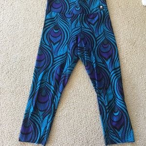 LineageWear Blue peacock Capri leggings